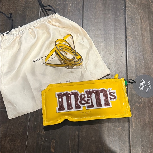 Kate Spade Yellow M&M's Bag. NWT and charm - Picture 4 of 4